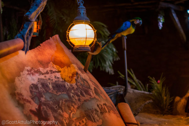 , Disneyland Photo Update: Halloween Crowd Crush & Splash in the Dark