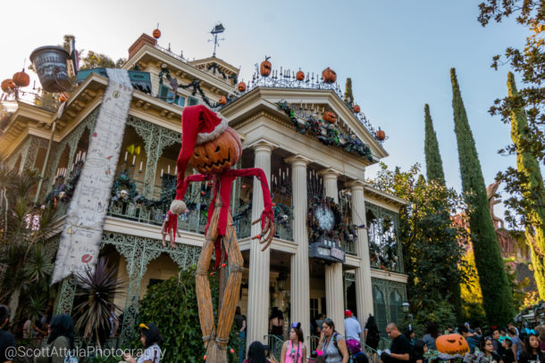 , Disneyland Photo Update: Halloween Crowd Crush & Splash in the Dark