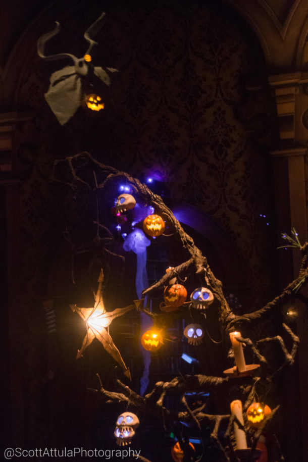 , Disneyland Photo Update: Halloween Crowd Crush & Splash in the Dark