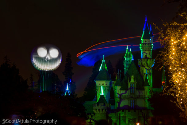 , Disneyland Photo Update: Halloween Crowd Crush & Splash in the Dark