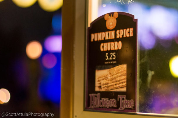 , Disneyland Photo Update: Halloween Crowd Crush &#038; Splash in the Dark