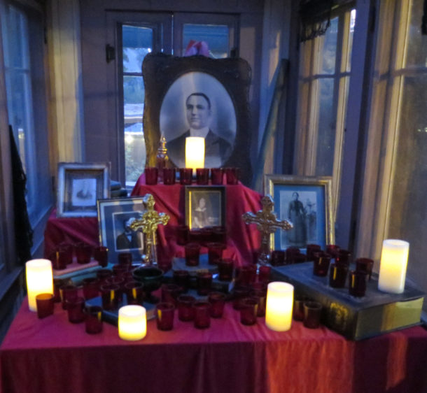 , Lucky 13 at Winchester Mystery House