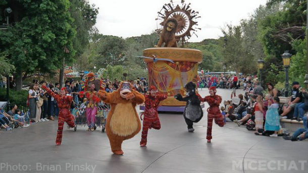 , Disneyland Update &#8211; It&#8217;s Beginning To Look A Lot Like Christmas!