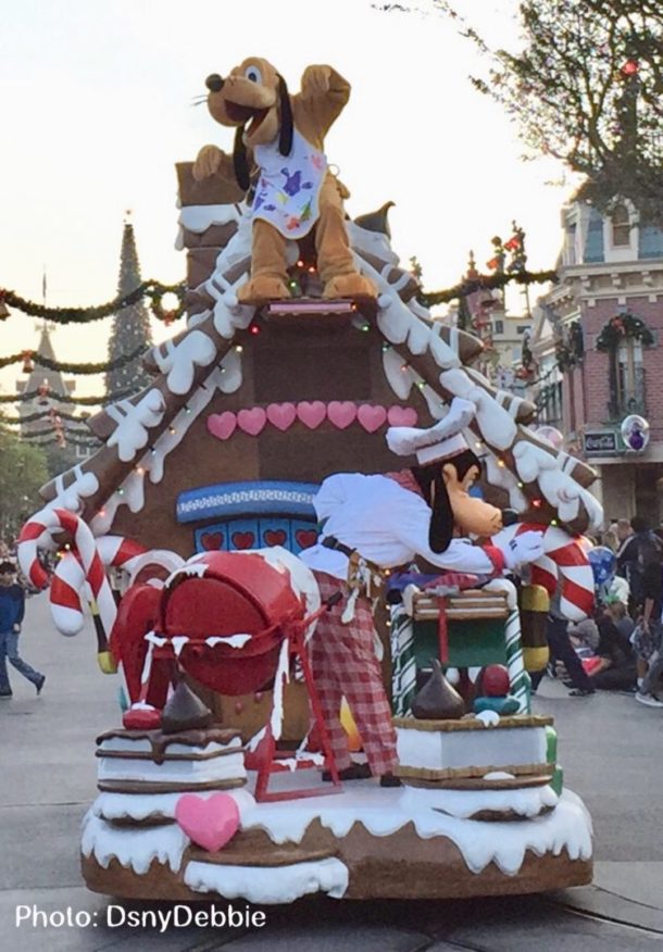 , Disneyland Update: It&#8217;s All About The Candy Canes