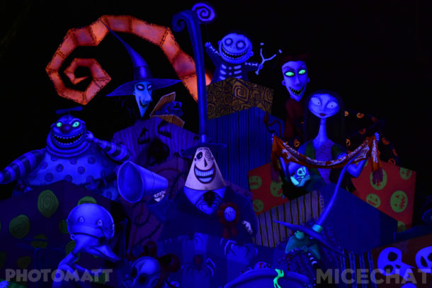 , Disneyland Update – It’s Beginning To Look A Lot Like Christmas!
