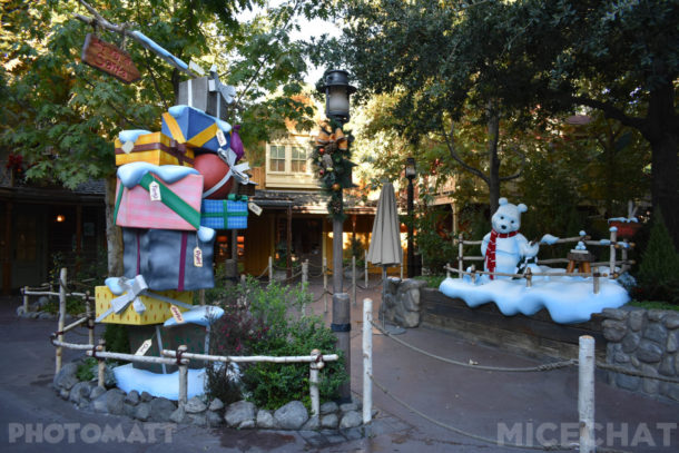 , Disneyland Update &#8211; It&#8217;s Beginning To Look A Lot Like Christmas!