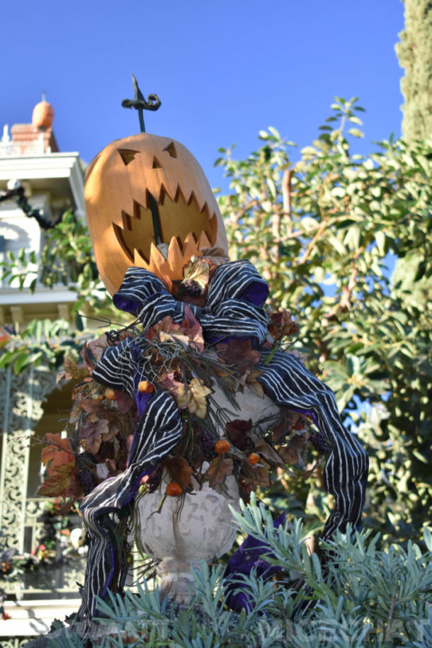 , Disneyland Update – It’s Beginning To Look A Lot Like Christmas!
