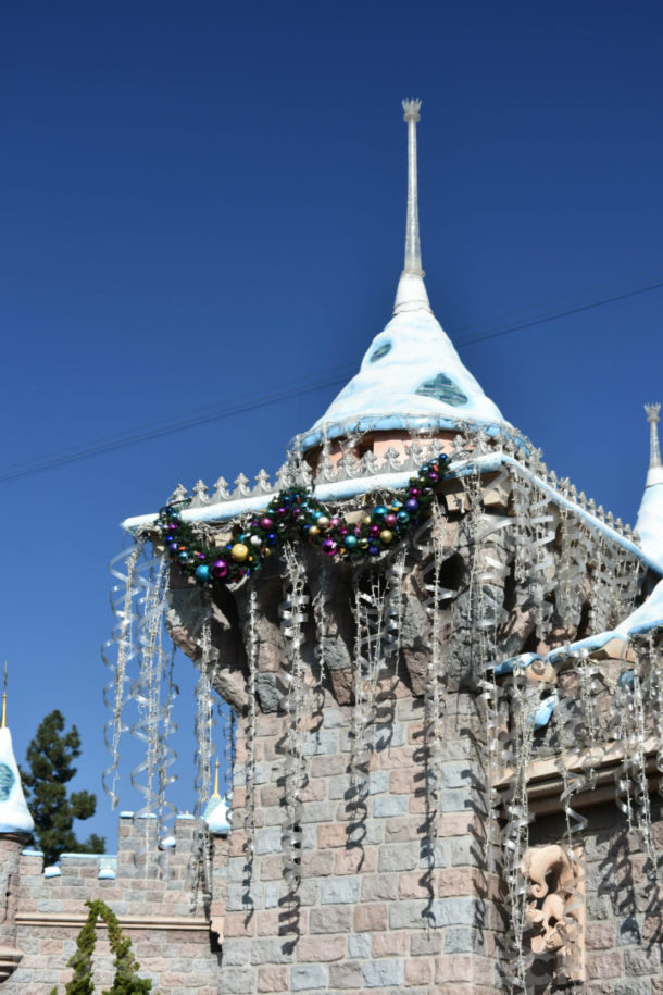 , Disneyland Update &#8211; It&#8217;s Beginning To Look A Lot Like Christmas!