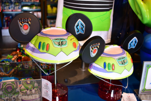 , Disneyland Update – It’s Beginning To Look A Lot Like Christmas!