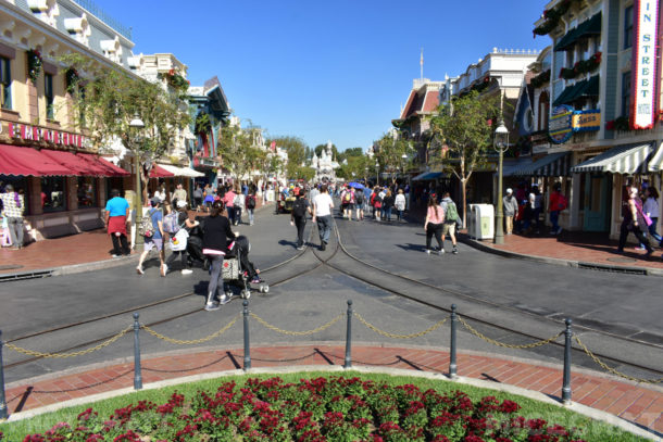 , Disneyland Update &#8211; It&#8217;s Beginning To Look A Lot Like Christmas!