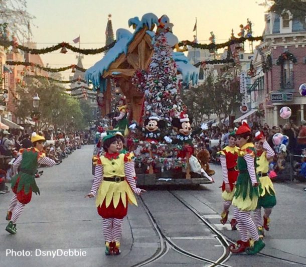 , Disneyland Update: It&#8217;s All About The Candy Canes