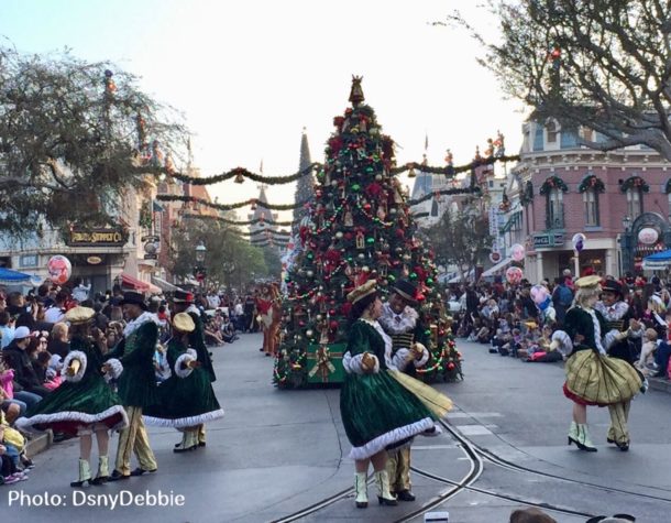 , Disneyland Update: It&#8217;s All About The Candy Canes