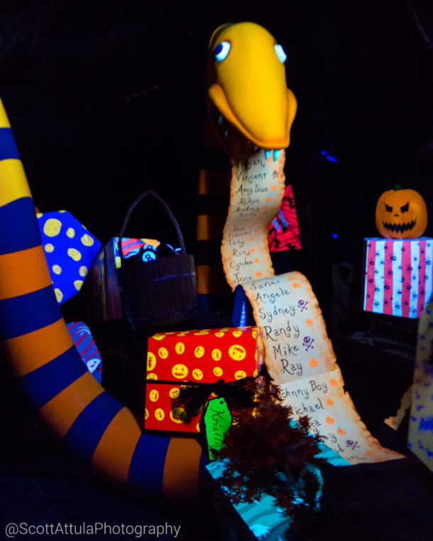 , Disneyland Update: It’s All About The Candy Canes