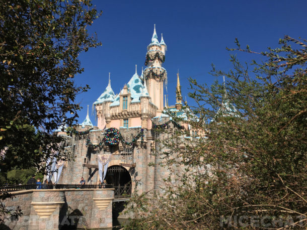 , Disneyland Update &#8211; It&#8217;s Beginning To Look A Lot Like Christmas!