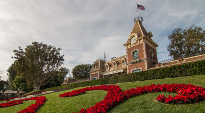 Disneyland – Ho Ho Holiday Time Photo Update