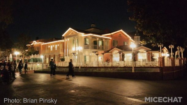 , Disneyland Update – Candlelight Warms The Night