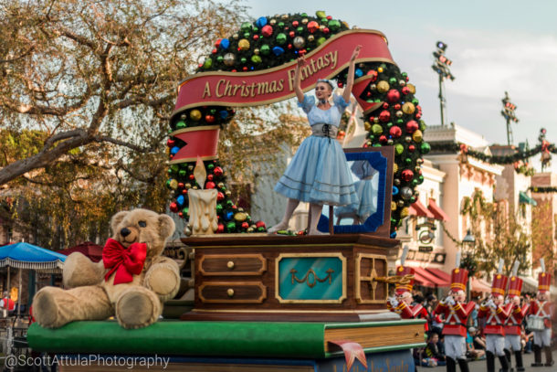 , Disneyland Update – Candlelight Warms The Night