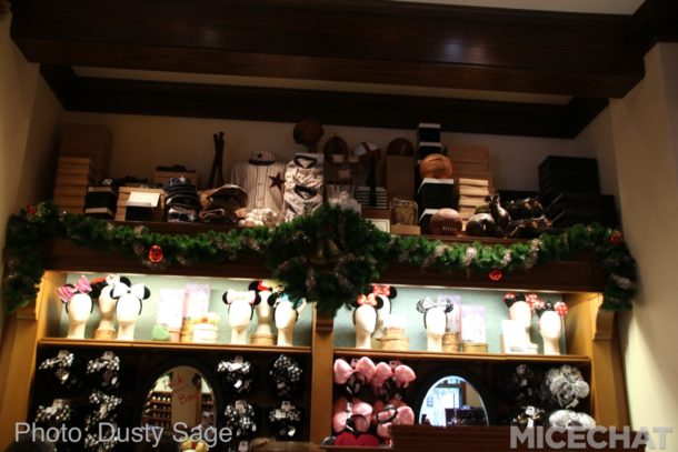 , Disneyland Update – Candlelight Warms The Night
