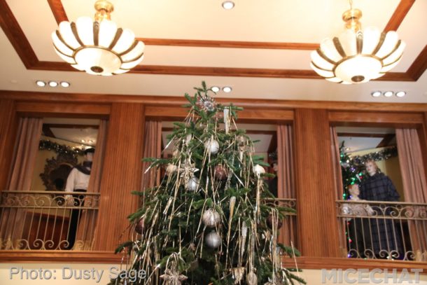 , Disneyland Update – Candlelight Warms The Night