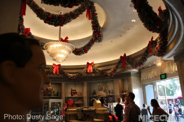 , Disneyland Update – Candlelight Warms The Night