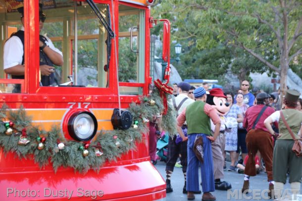 , Disneyland Update – Candlelight Warms The Night