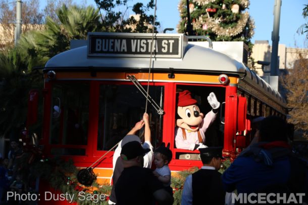 , Disneyland Update – Candlelight Warms The Night
