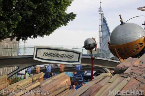 , Disneyland Update – Candlelight Warms The Night