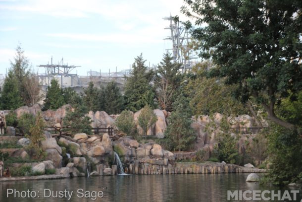 , Disneyland Update – Candlelight Warms The Night