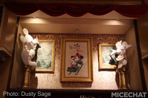 , Disneyland Update – Candlelight Warms The Night