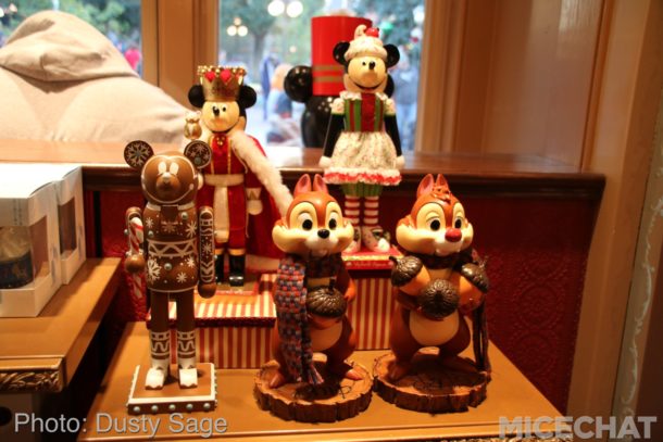 , Disneyland Update – Candlelight Warms The Night