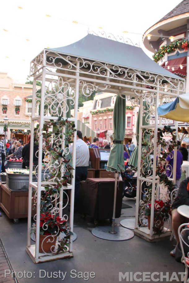 , Disneyland Update – Candlelight Warms The Night