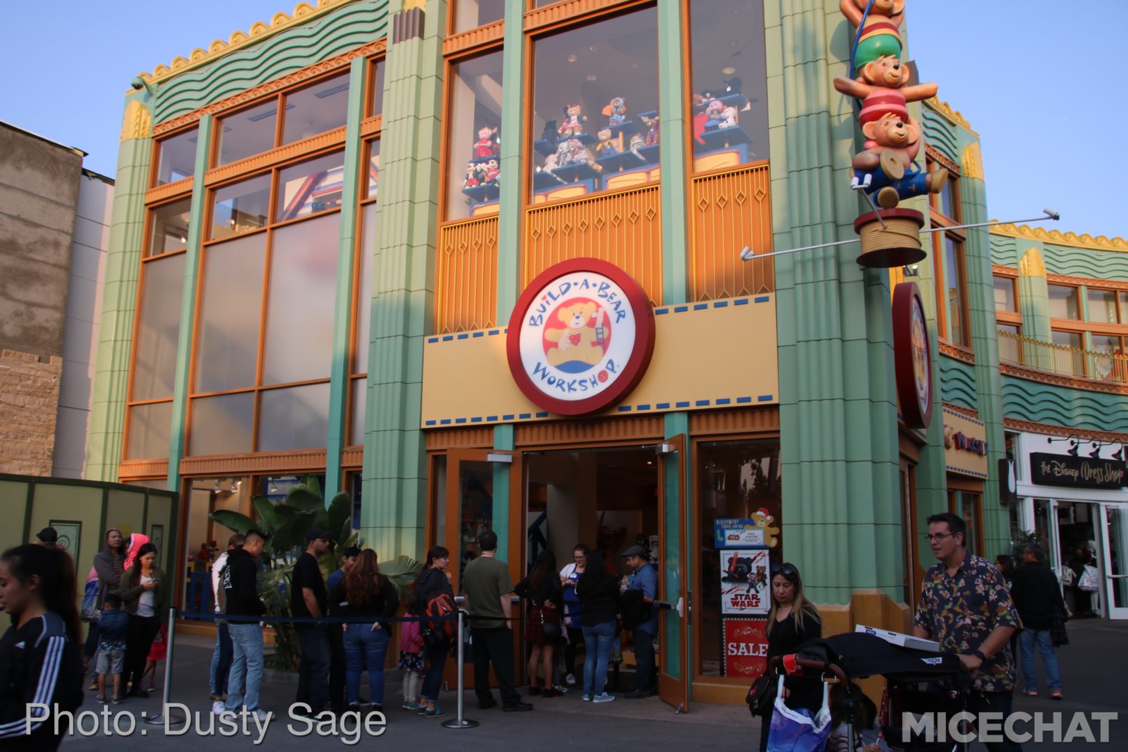 , Disneyland Resort Update &#8211; Tis The Season for Crowds and Construction