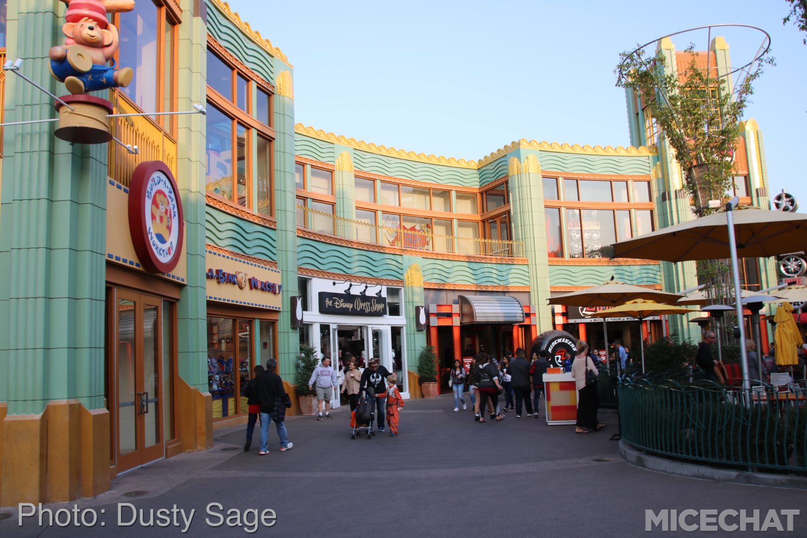 , Disneyland Resort Update &#8211; Tis The Season for Crowds and Construction