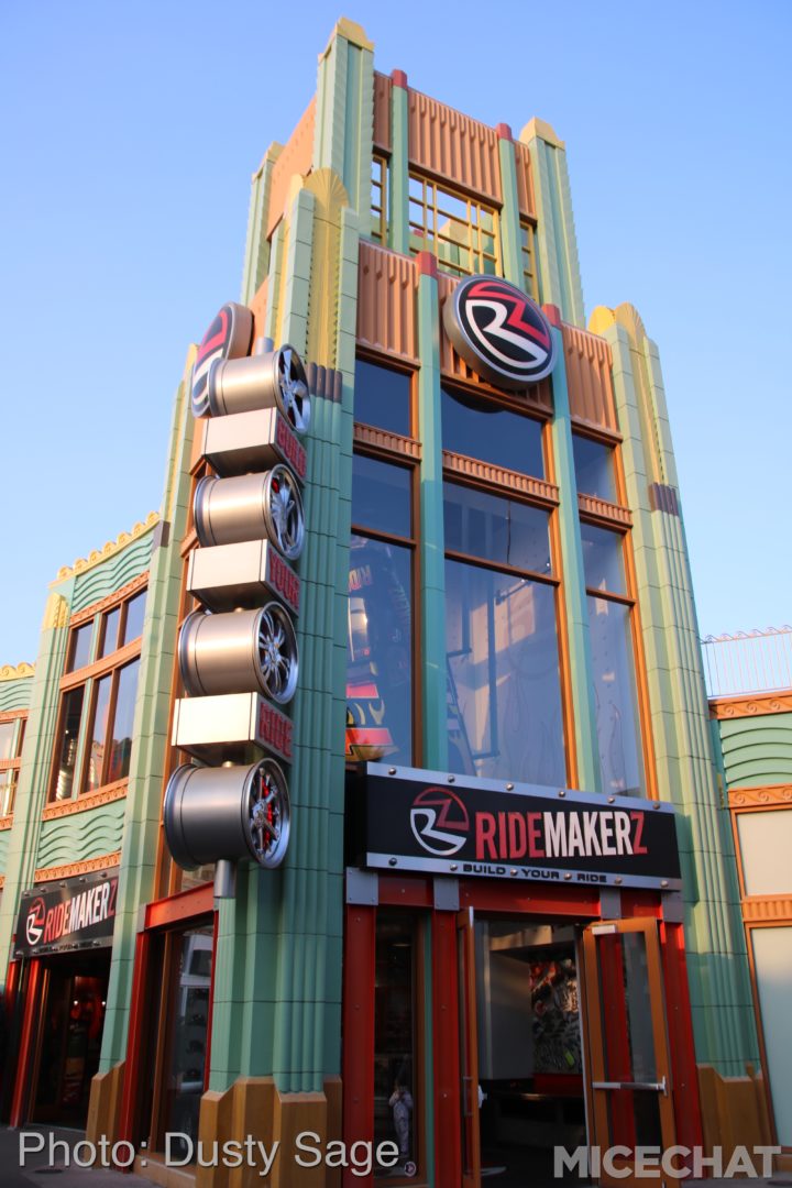 , Disneyland Resort Update – Tis The Season for Crowds and Construction