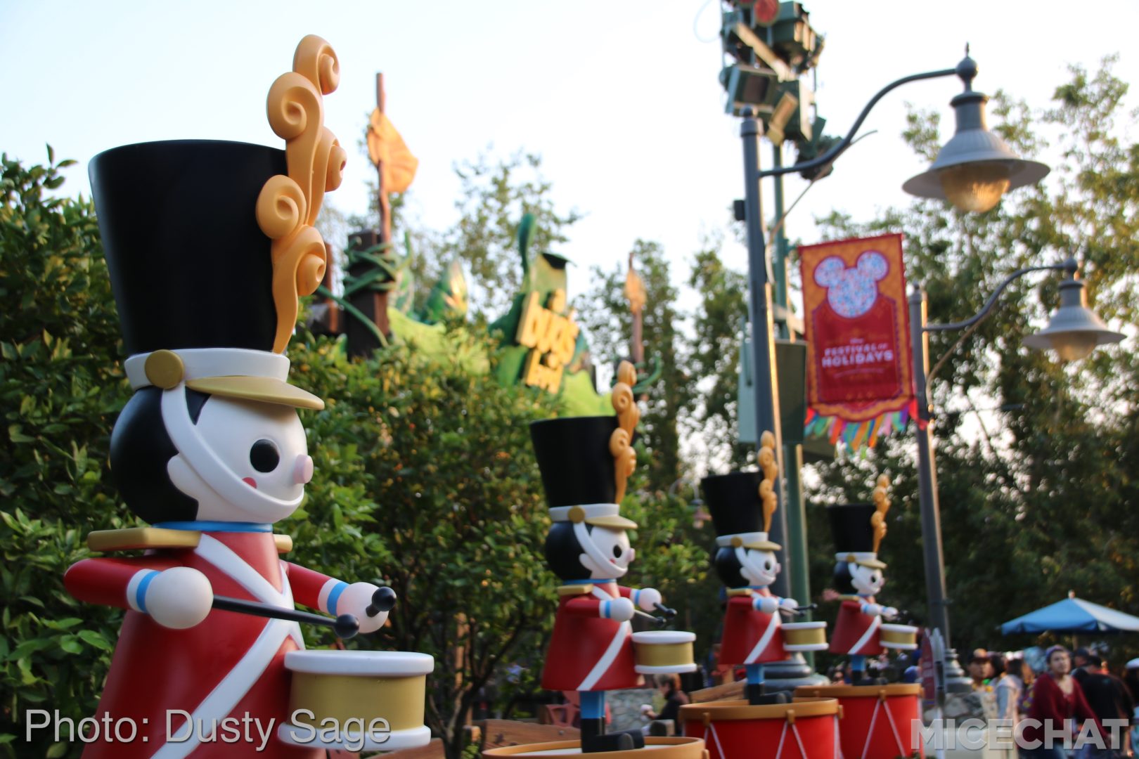 , Disneyland Resort Update – Tis The Season for Crowds and Construction