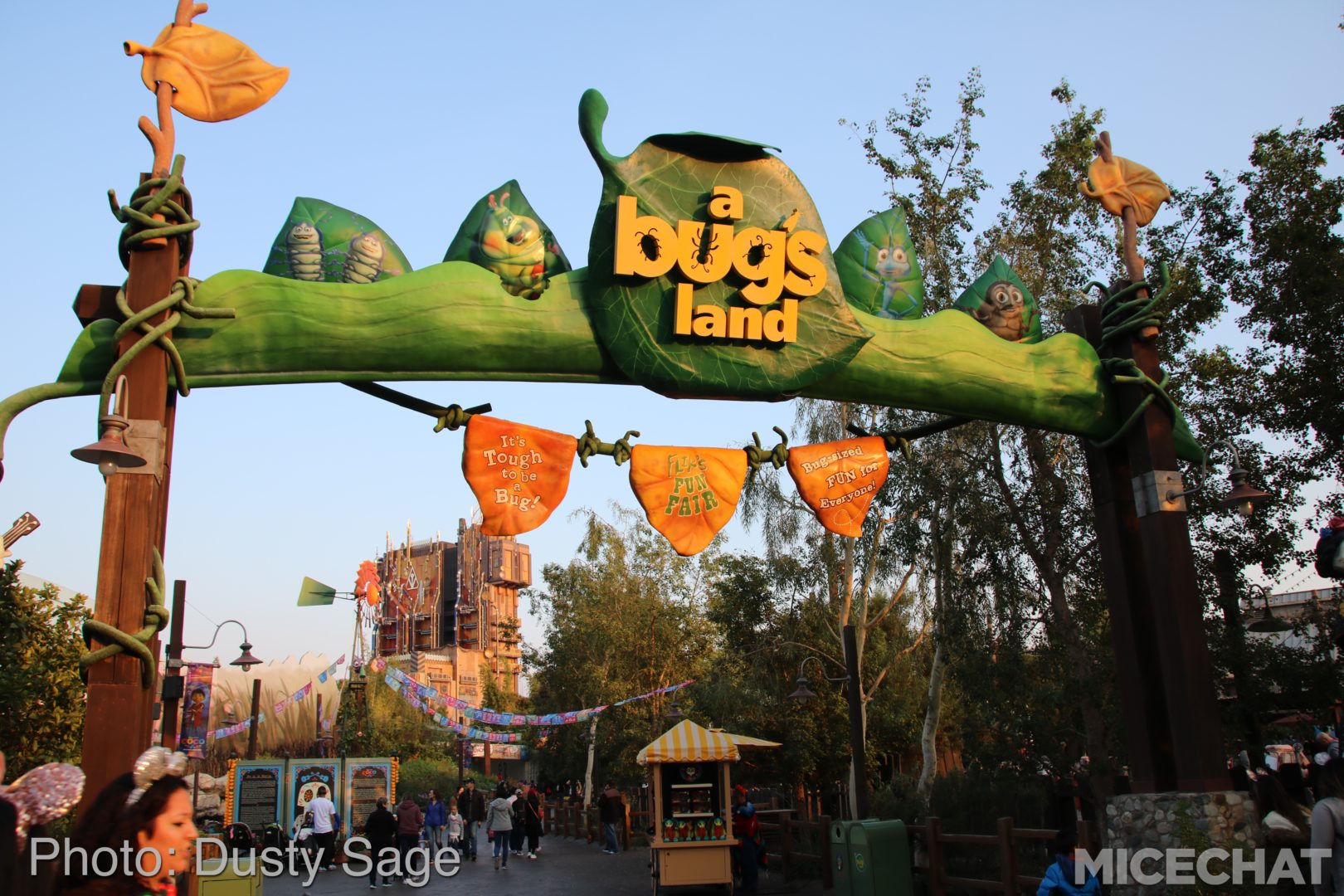 , Disneyland Resort Update &#8211; Tis The Season for Crowds and Construction