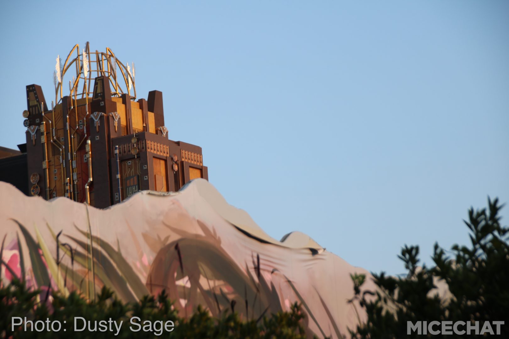 , Disneyland Resort Update &#8211; Tis The Season for Crowds and Construction