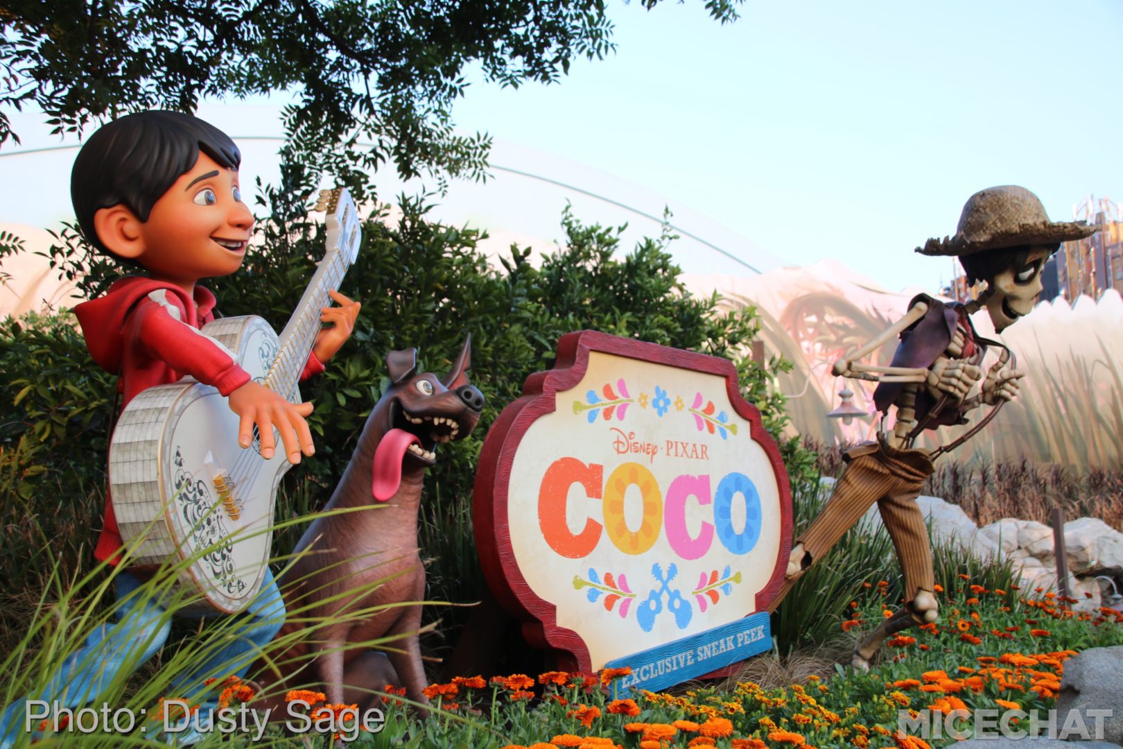 , Disneyland Resort Update – Tis The Season for Crowds and Construction