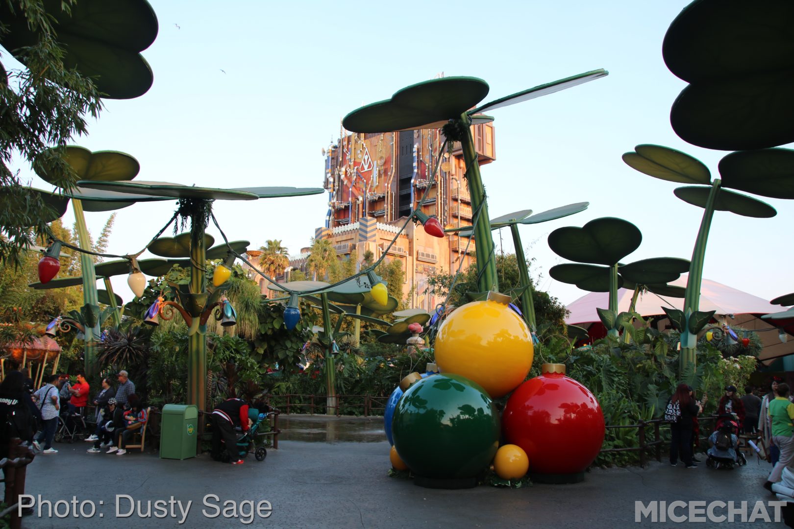 , Disneyland Resort Update &#8211; Tis The Season for Crowds and Construction