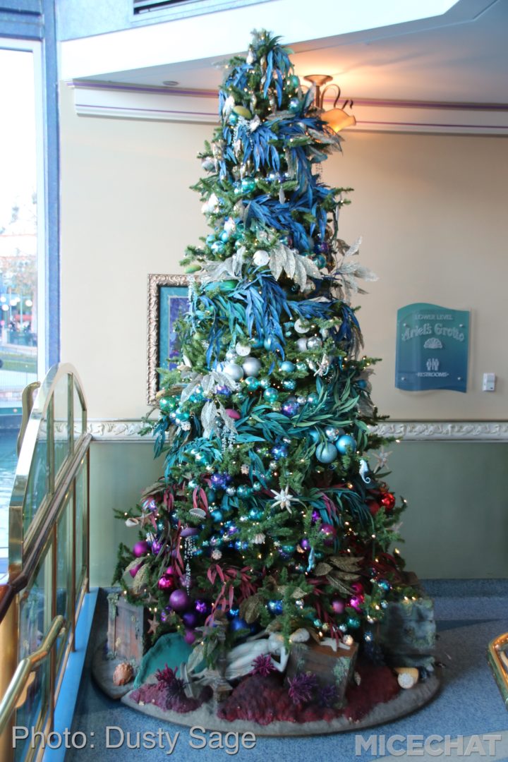 , Disneyland Resort Update – Tis The Season for Crowds and Construction