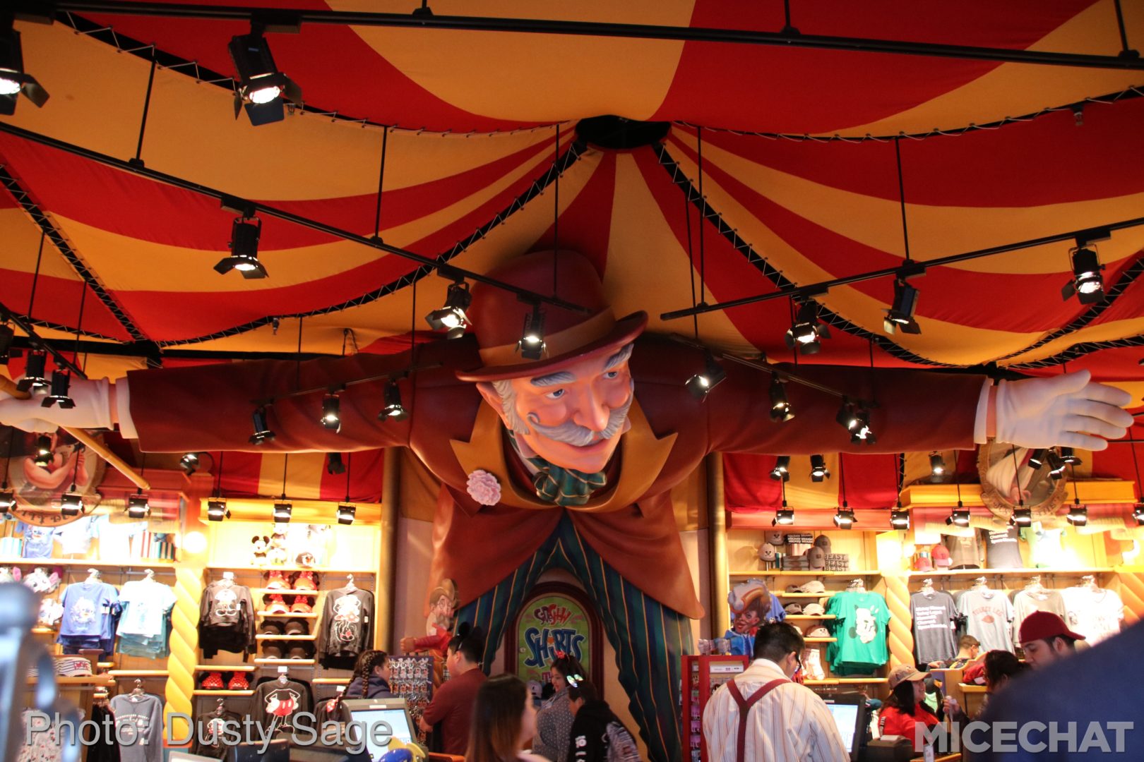 , Disneyland Resort Update – Tis The Season for Crowds and Construction