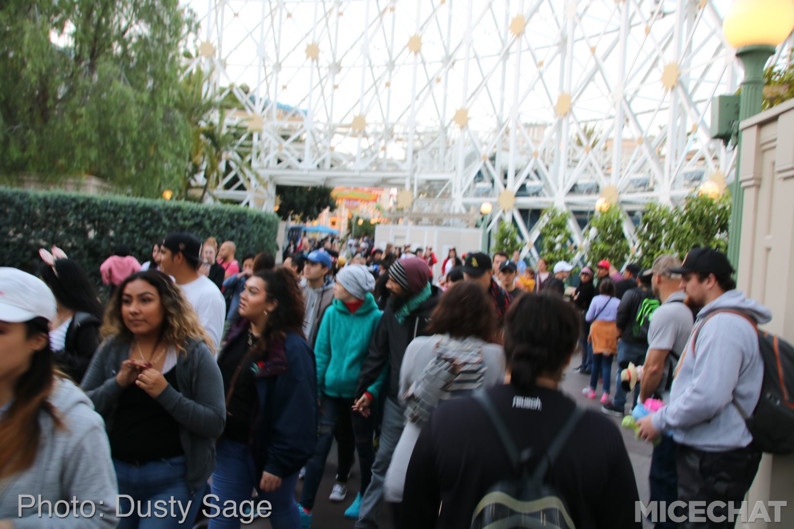 , Disneyland Resort Update &#8211; Tis The Season for Crowds and Construction