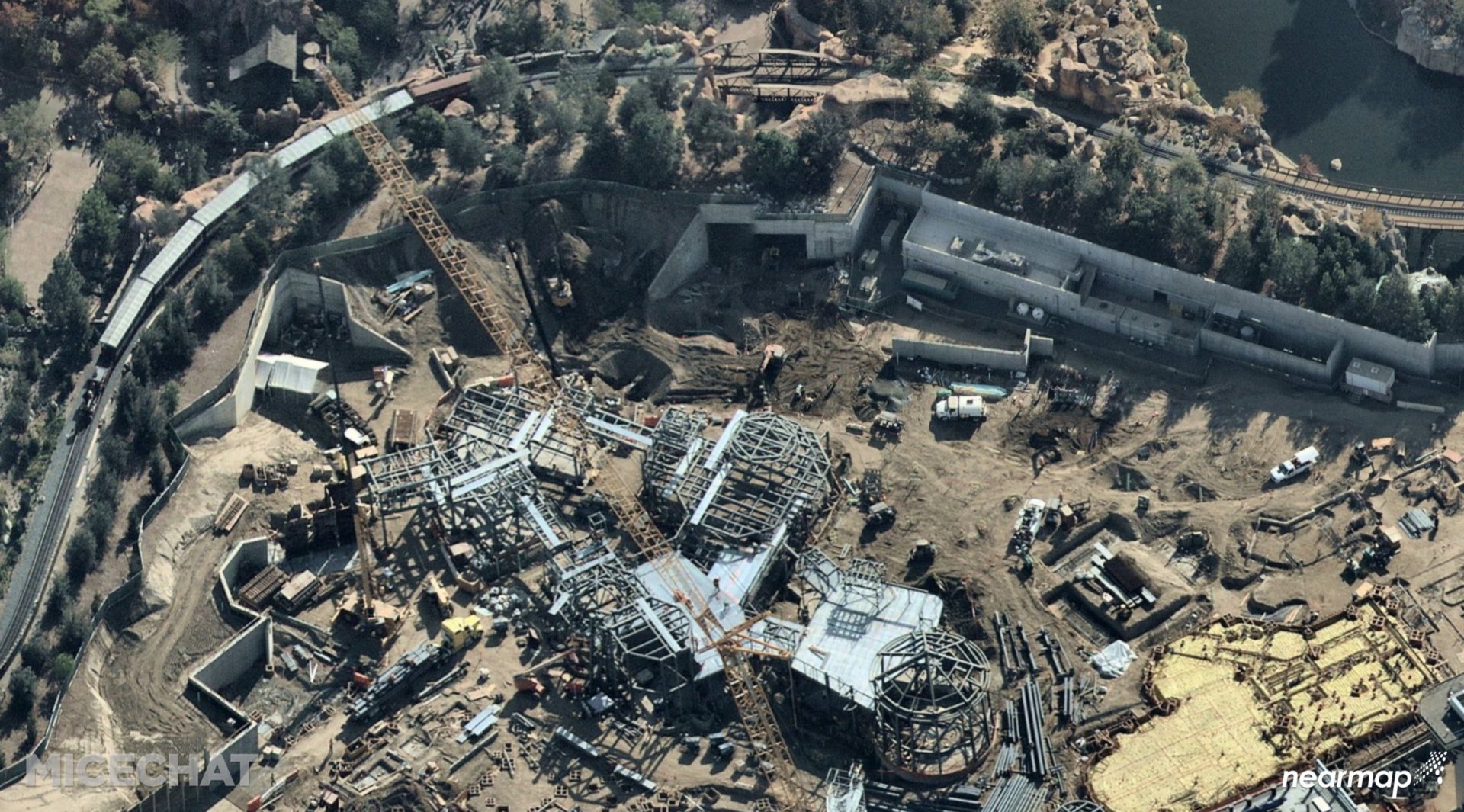 , Star Wars News: Aerial Star Wars Land Photos – Feel the Force