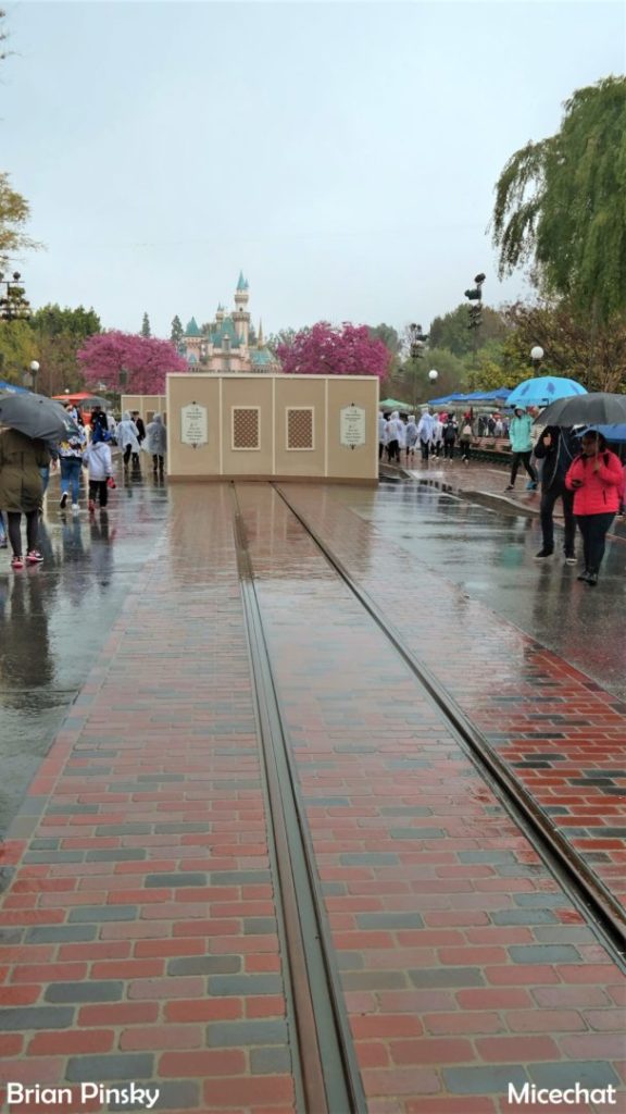 , Disneyland Resort Update – Flying Through Star Wars Land