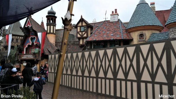 , Disneyland Resort Update – Flying Through Star Wars Land