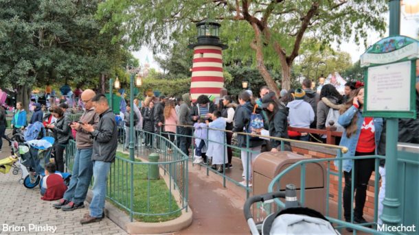 , Disneyland Resort Update – Flying Through Star Wars Land