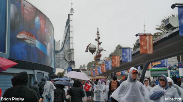 , Disneyland Resort Update – Flying Through Star Wars Land
