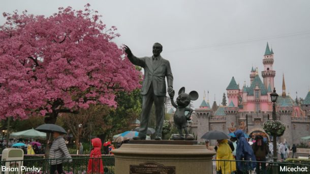, Disneyland Resort Update – Flying Through Star Wars Land
