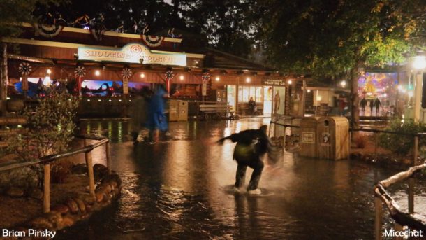 , Disneyland Resort Update – Flying Through Star Wars Land