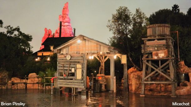 , Disneyland Resort Update – Flying Through Star Wars Land
